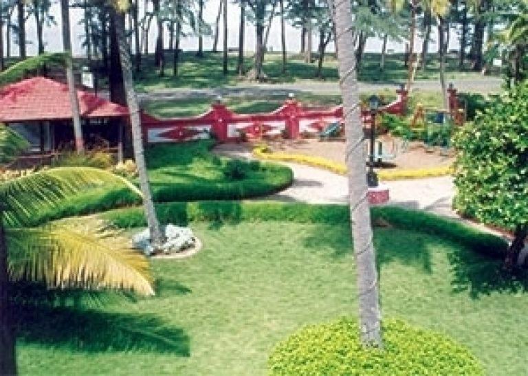 Seawoods Beach Hotel Dahanu Luaran gambar