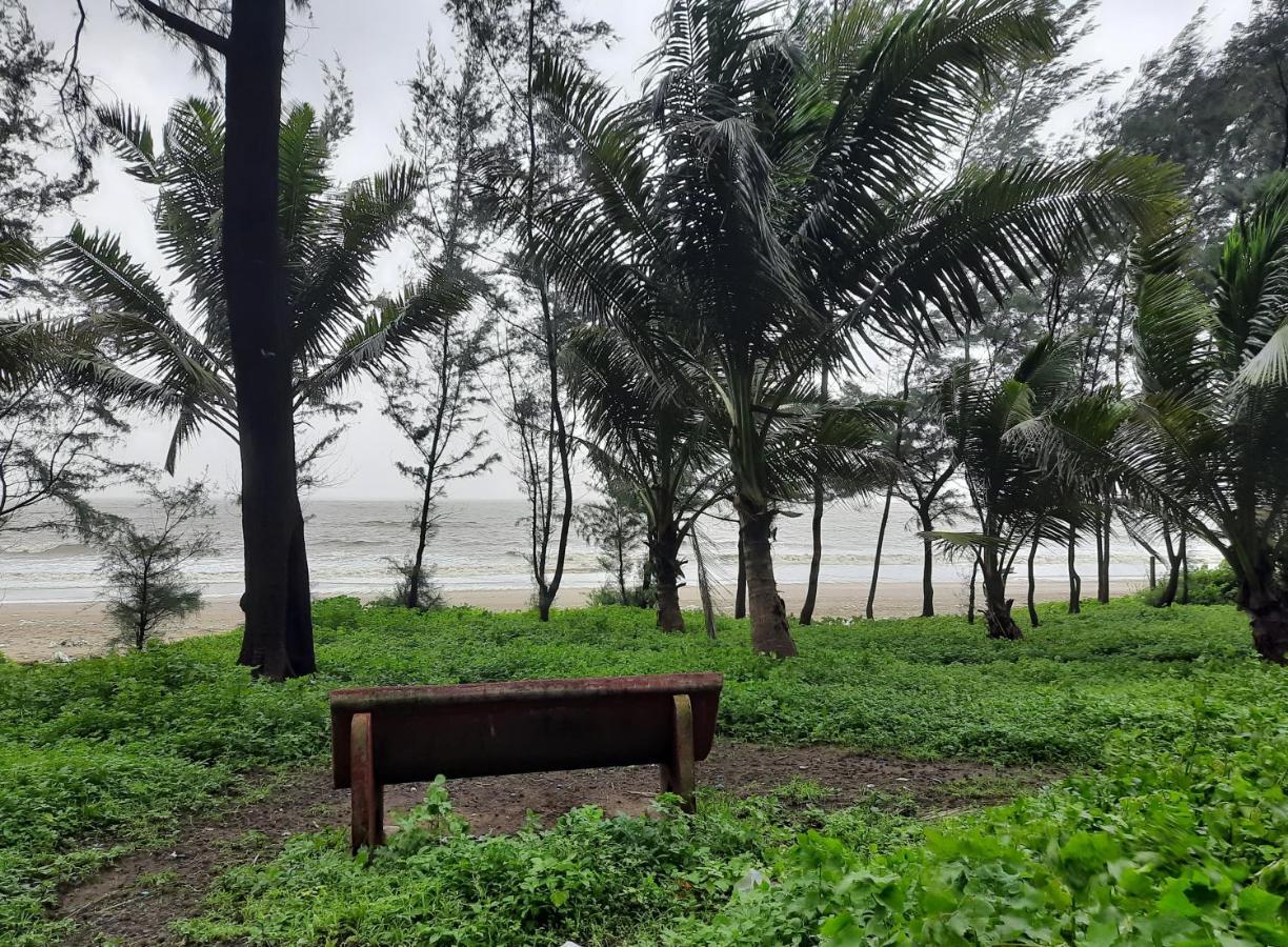 Seawoods Beach Hotel Dahanu Luaran gambar